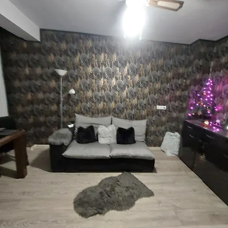 Golden House Apartman *