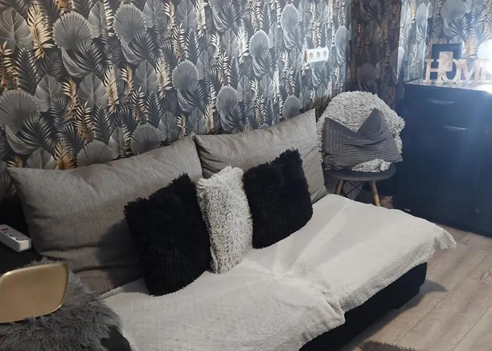 Golden House Apartament *